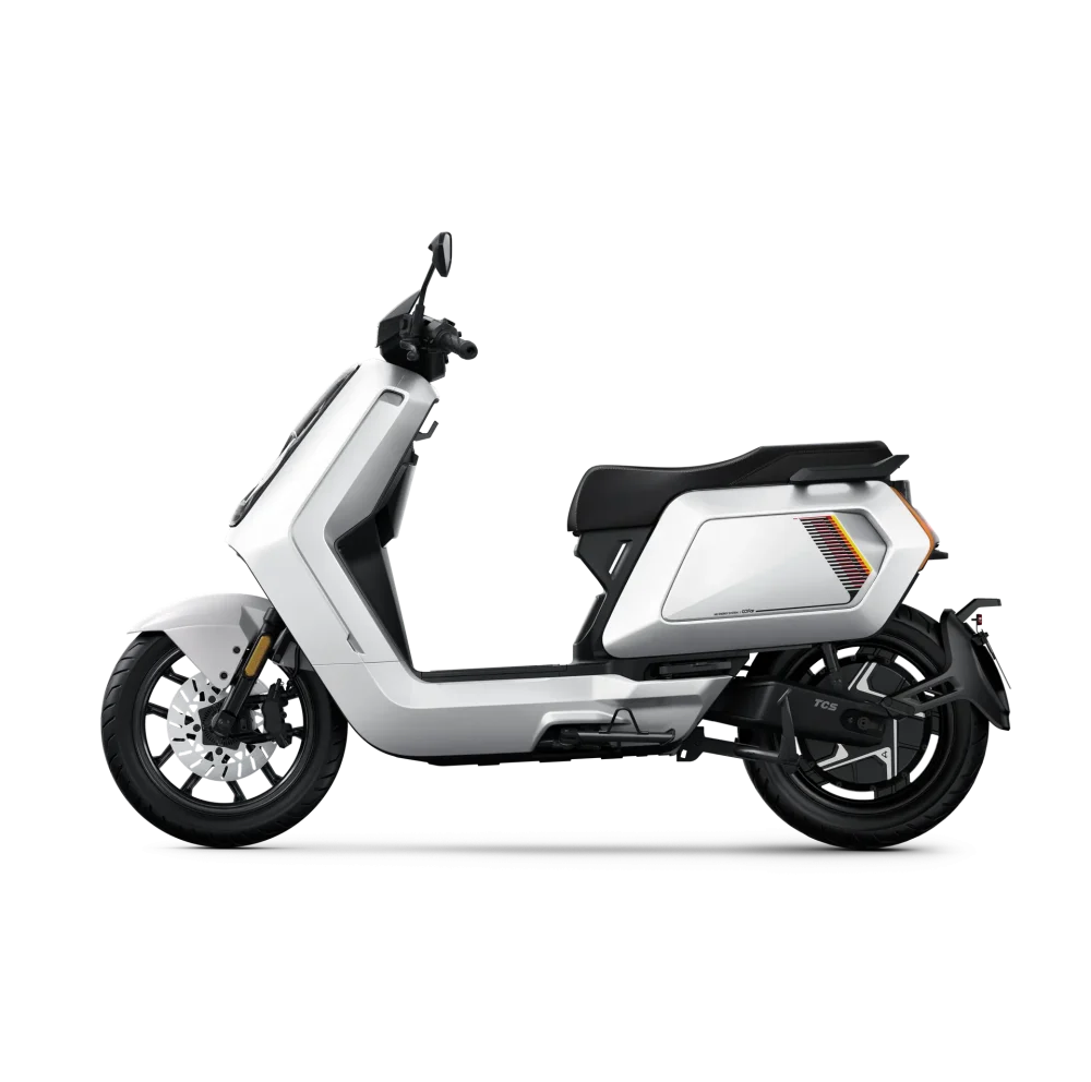 NIU NQiX 150 elektrische scooter zijaanzicht wit