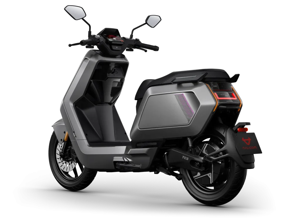 NIU NQiX 150 elektrische scooter achter zij aanzicht grijs