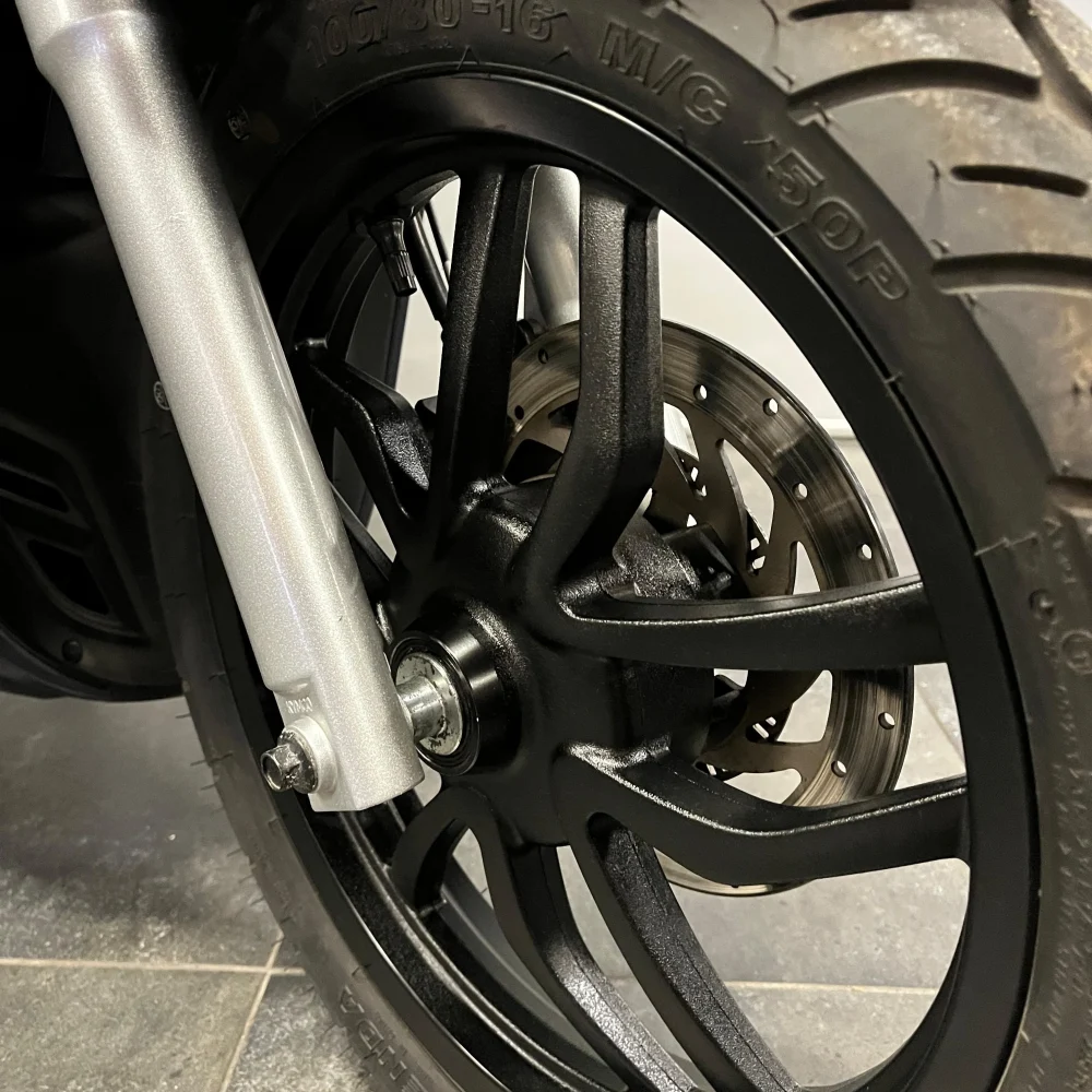 Voorwiel en remschijf Kymco New People S tweedehands scooter