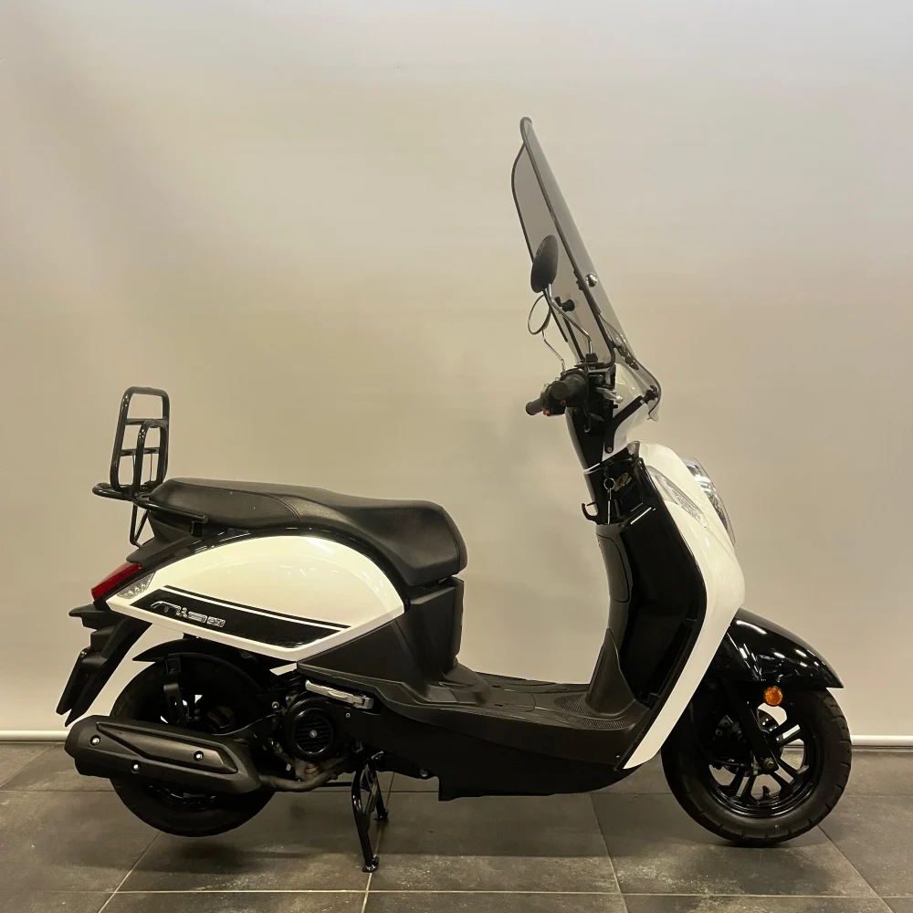 Alternative view of Sym Mio 50i 25KM