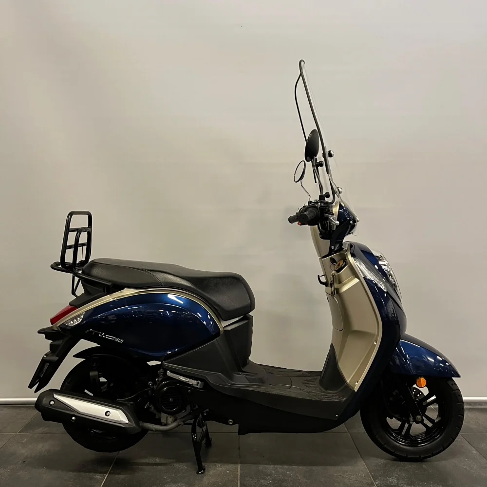 Alternative view of Sym Mio 50i 25KM