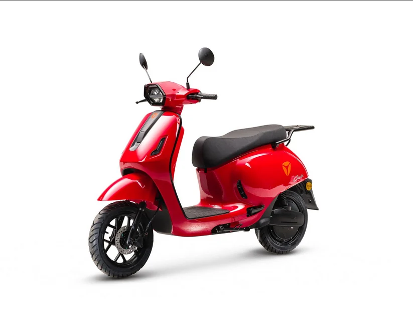 Yadea Owin elektrische retroscooter in rood
