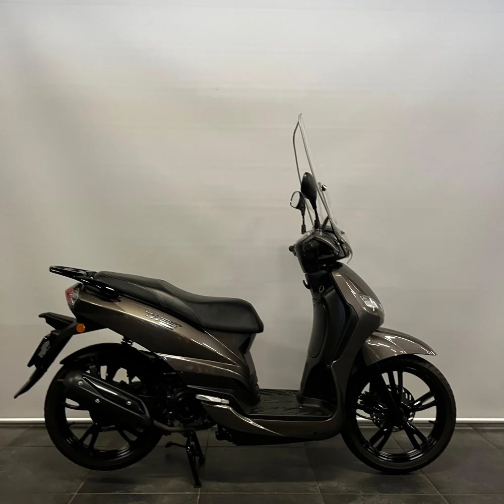 Alternative view of Peugeot Tweet 25KM