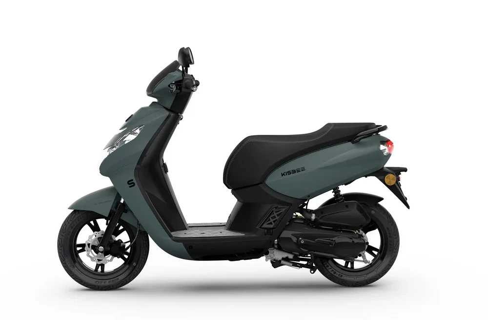 Peugeot Kisbee Shadow in Adventure Green zijaanzicht