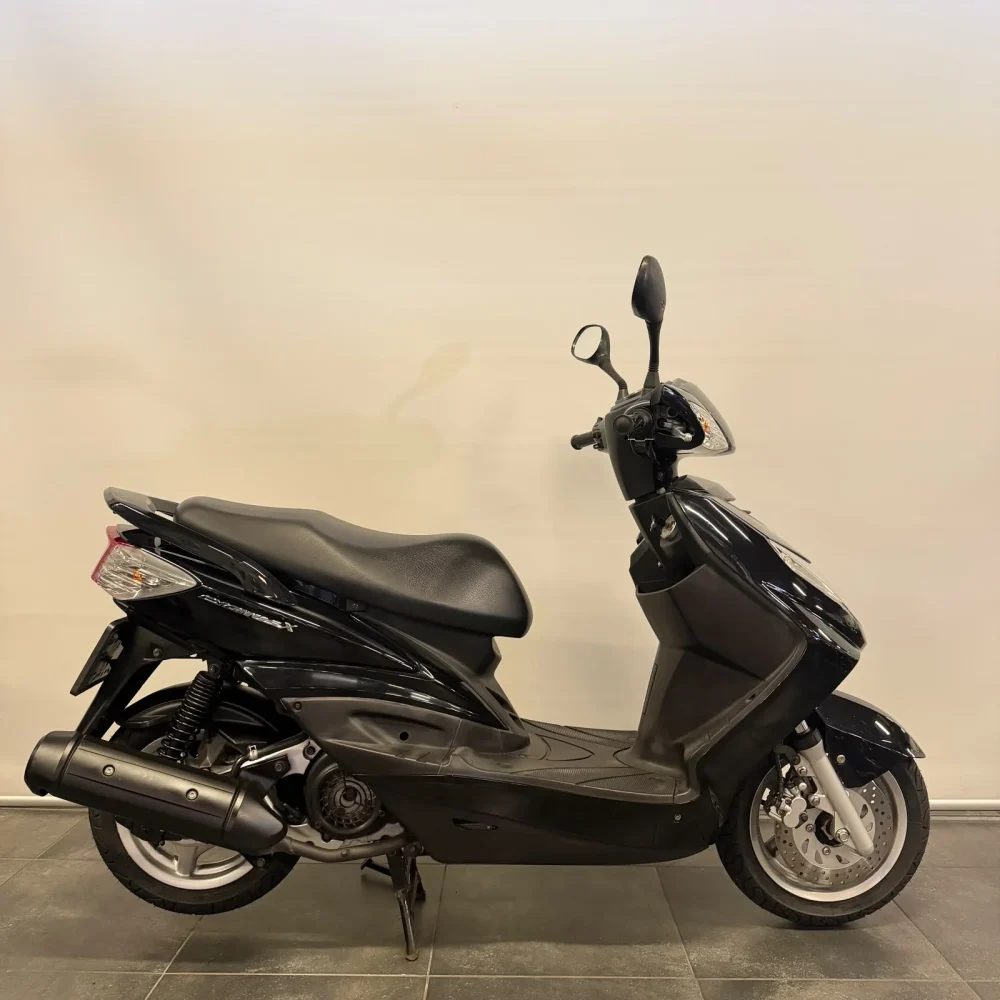 Alternative view of Yamaha Cygnus X 125 motorscooter occasion 2008 | 10.455 km